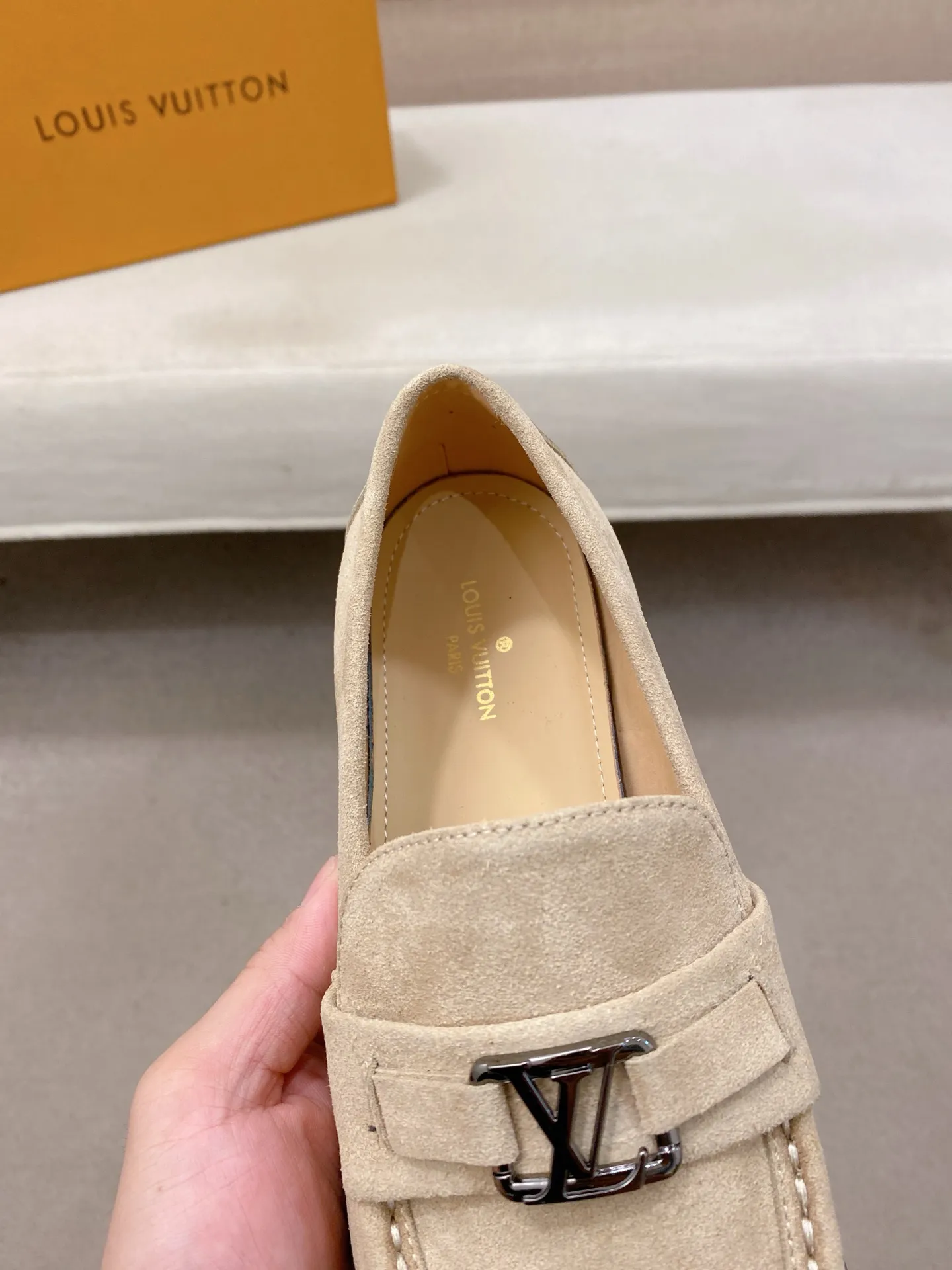 Men's shoes 💰 500💰⚡️New models available⚡️Louis Vuitton (Louis Vuitton/LV) casual, business formal wear! Made with pure Italian craftsmanship, the upper is made of first-layer cowhide, which is full of texture! The lining is cowhide and the original rubber leather shoe outsole. The style is atmospheric and comfortable! Positive code 38-44